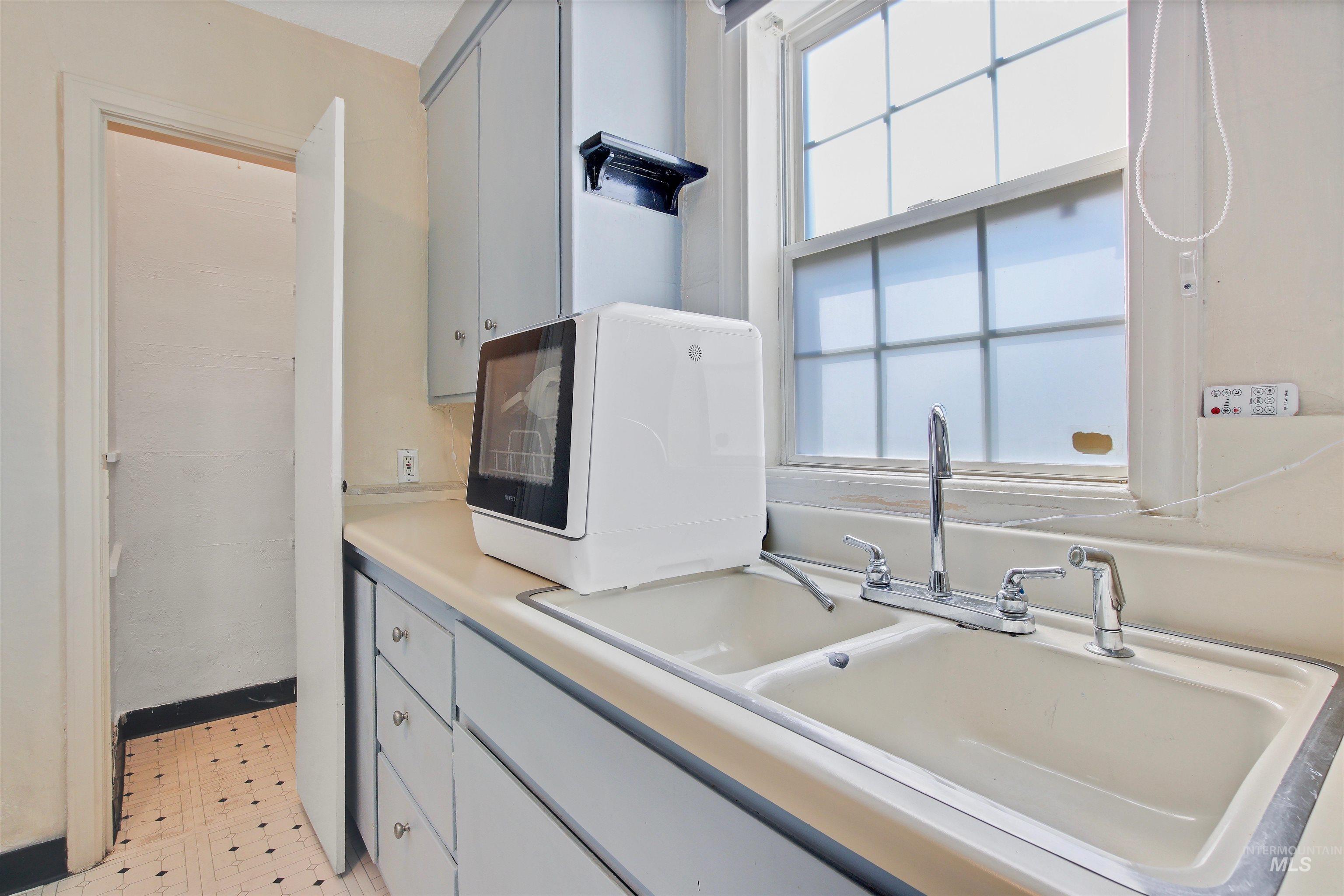 223 S Elder St, Nampa, Idaho 83686, 2 Bedrooms, 1 Bathroom, Residential For Sale, Price $284,400,MLS 98971274