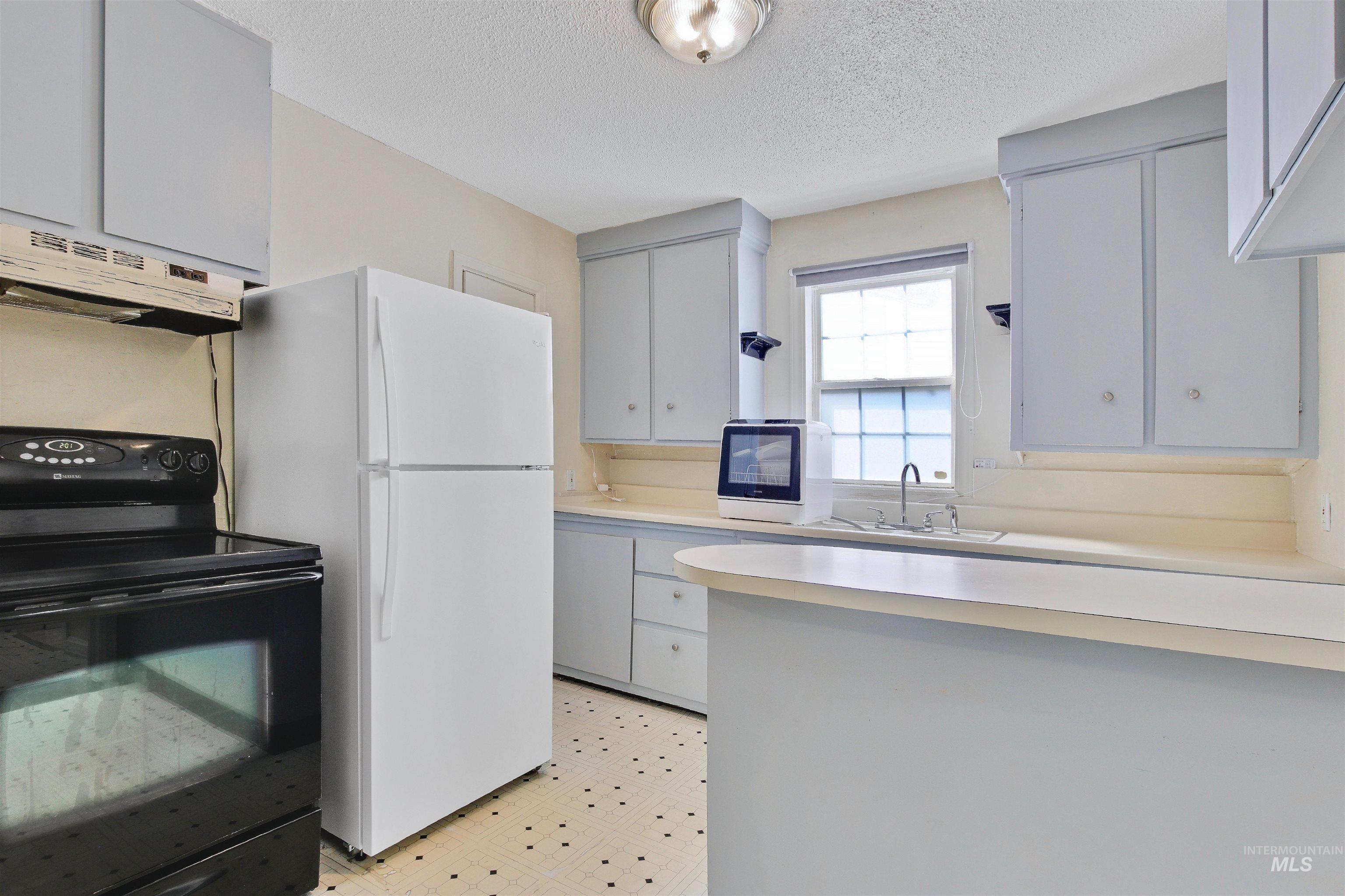 223 S Elder St, Nampa, Idaho 83686, 2 Bedrooms, 1 Bathroom, Residential For Sale, Price $284,400,MLS 98971274