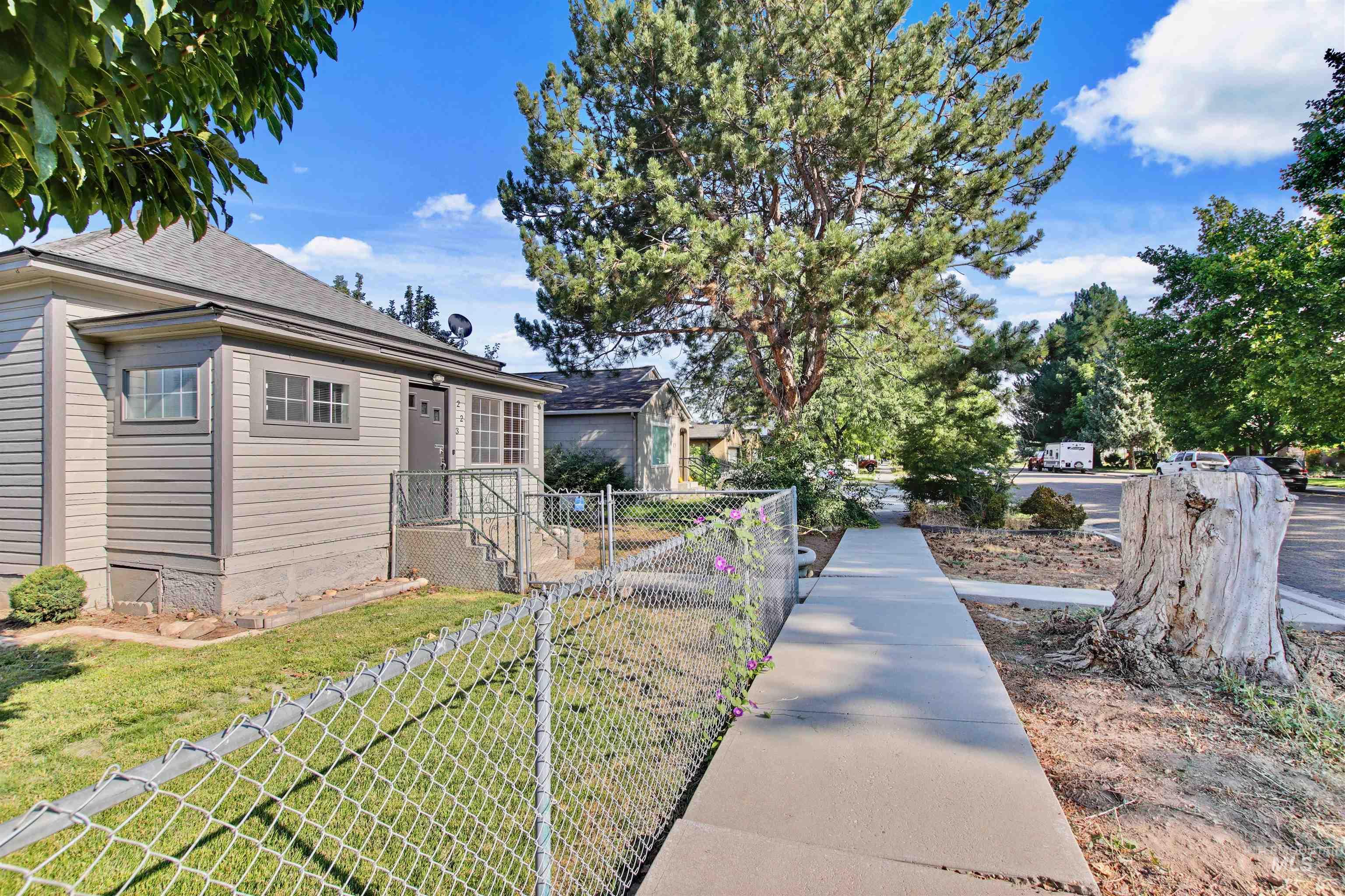 223 S Elder St, Nampa, Idaho 83686, 2 Bedrooms, 1 Bathroom, Residential For Sale, Price $284,400,MLS 98971274