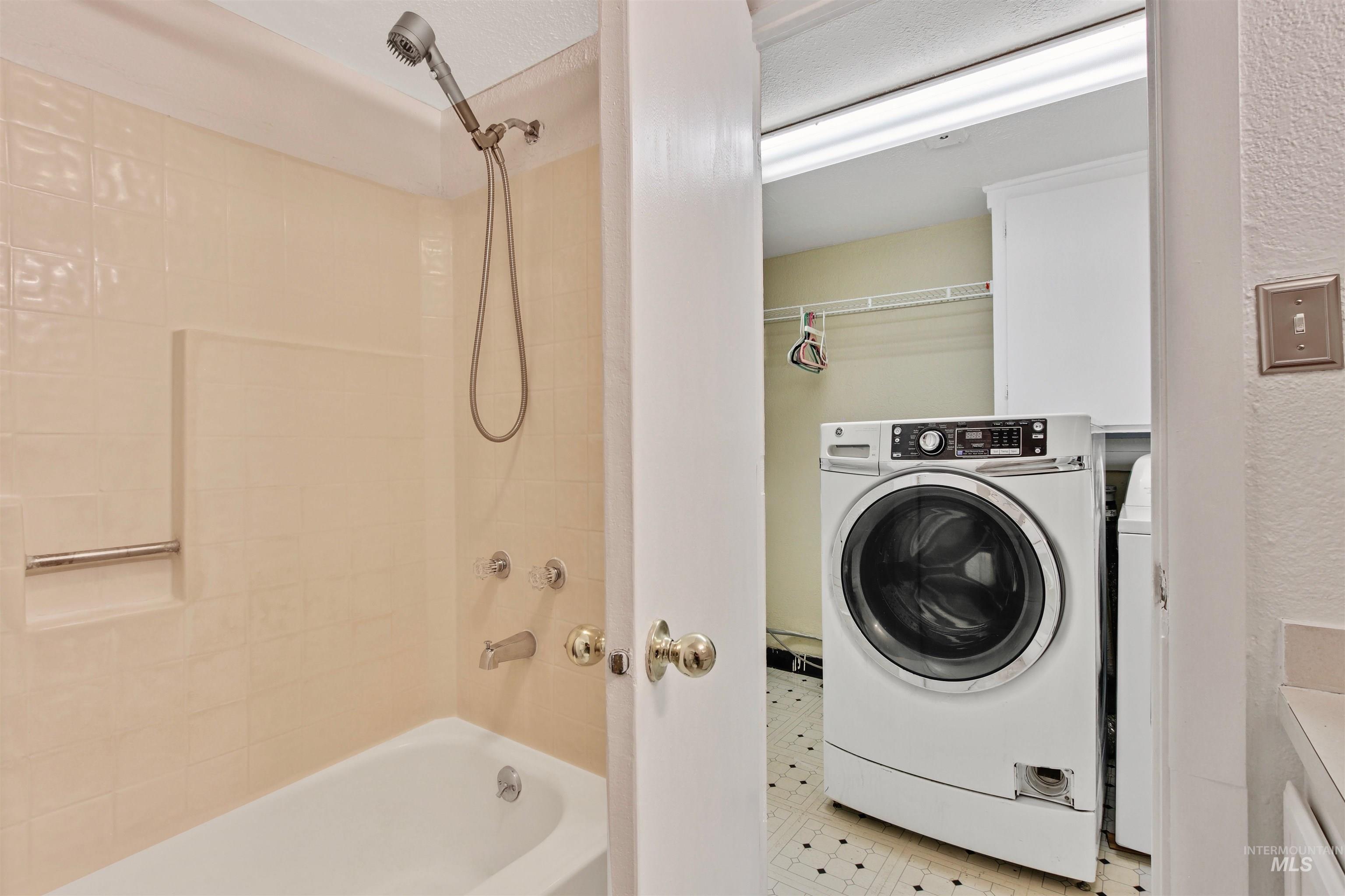 223 S Elder St, Nampa, Idaho 83686, 2 Bedrooms, 1 Bathroom, Residential For Sale, Price $284,400,MLS 98971274