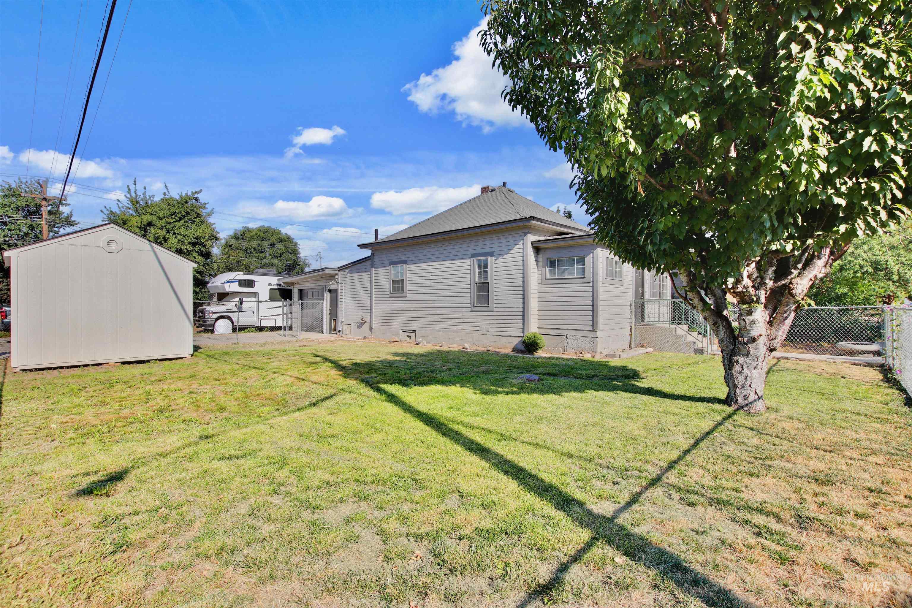 223 S Elder St, Nampa, Idaho 83686, 2 Bedrooms, 1 Bathroom, Residential For Sale, Price $284,400,MLS 98971274