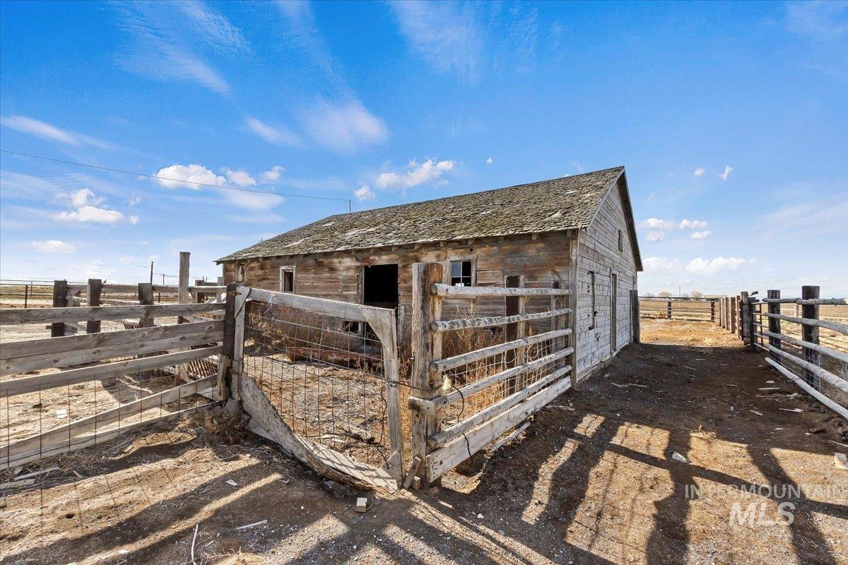 1350 E 3900 N, Buhl, Idaho 83316, 4 Bedrooms, 3 Bathrooms, Residential For Sale, Price $474,999, 98971276