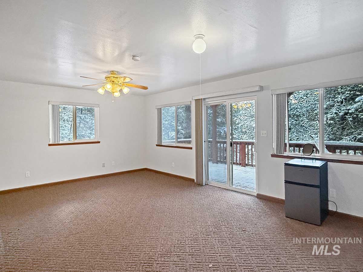 1222 Crown Point Parkway, Cascade, Idaho 83611-9999, 3 Bedrooms, 3 Bathrooms, Residential For Sale, Price $771,000,MLS 98971278