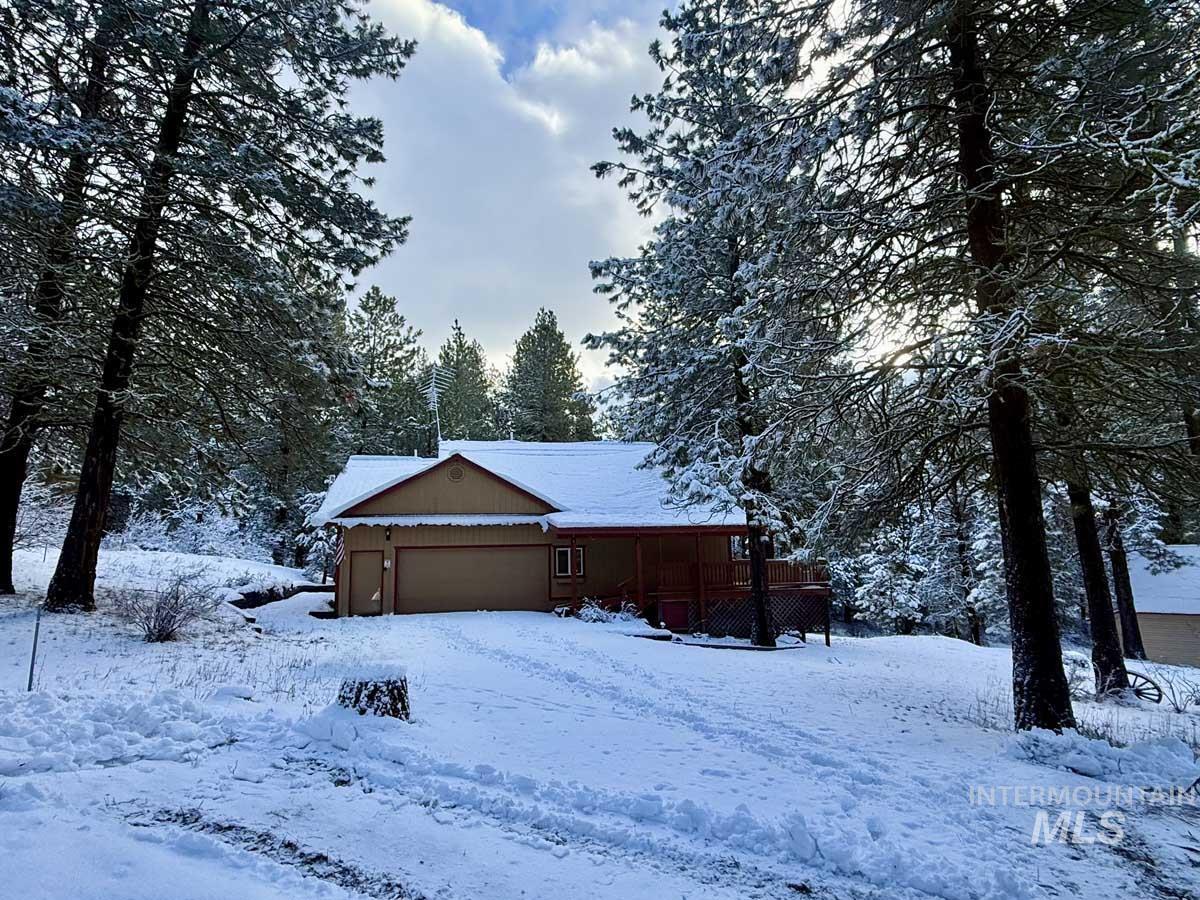 1222 Crown Point Parkway, Cascade, Idaho 83611-9999, 3 Bedrooms, 3 Bathrooms, Residential For Sale, Price $771,000,MLS 98971278