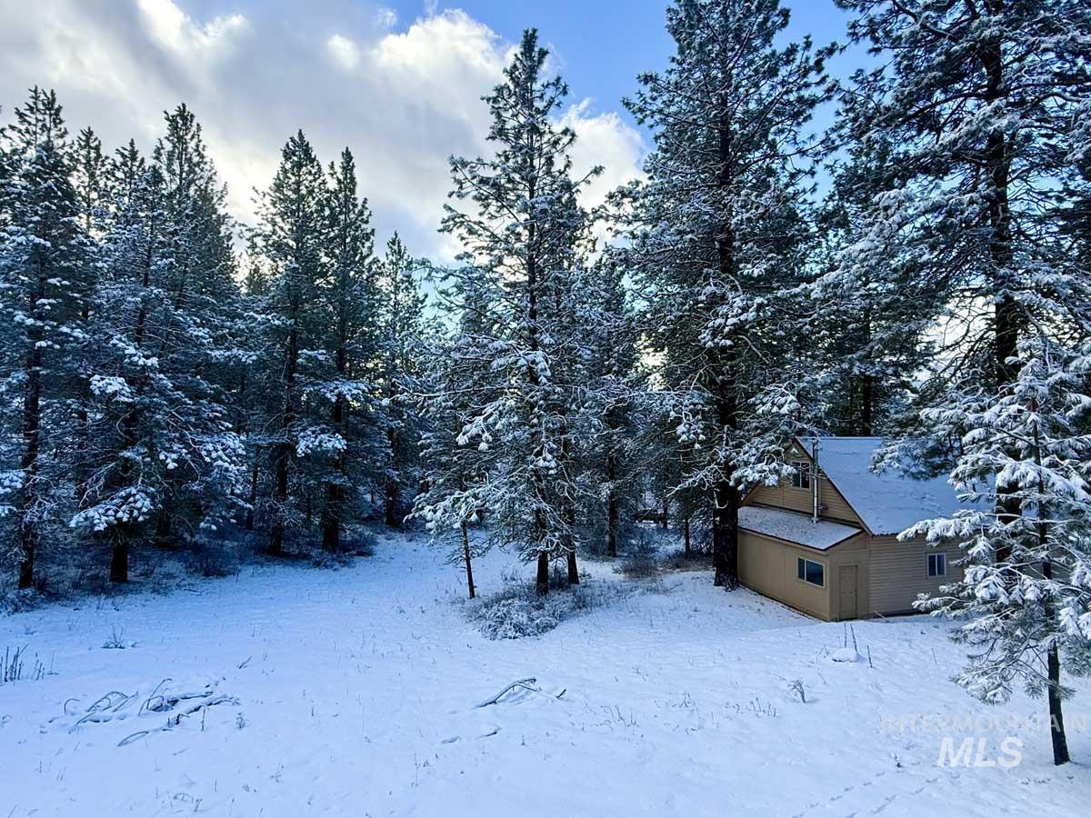 1222 Crown Point Parkway, Cascade, Idaho 83611-9999, 3 Bedrooms, 3 Bathrooms, Residential For Sale, Price $771,000,MLS 98971278