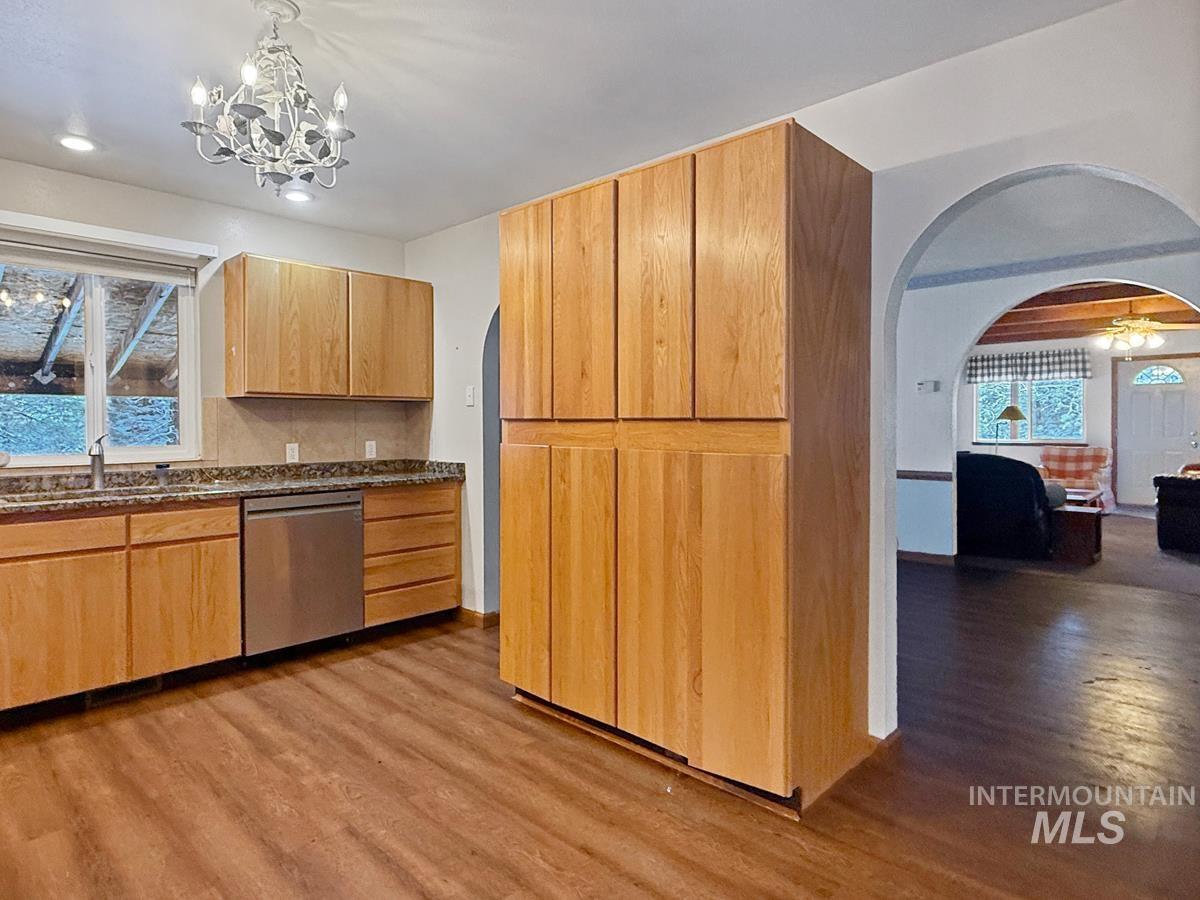 1222 Crown Point Parkway, Cascade, Idaho 83611-9999, 3 Bedrooms, 3 Bathrooms, Residential For Sale, Price $771,000,MLS 98971278