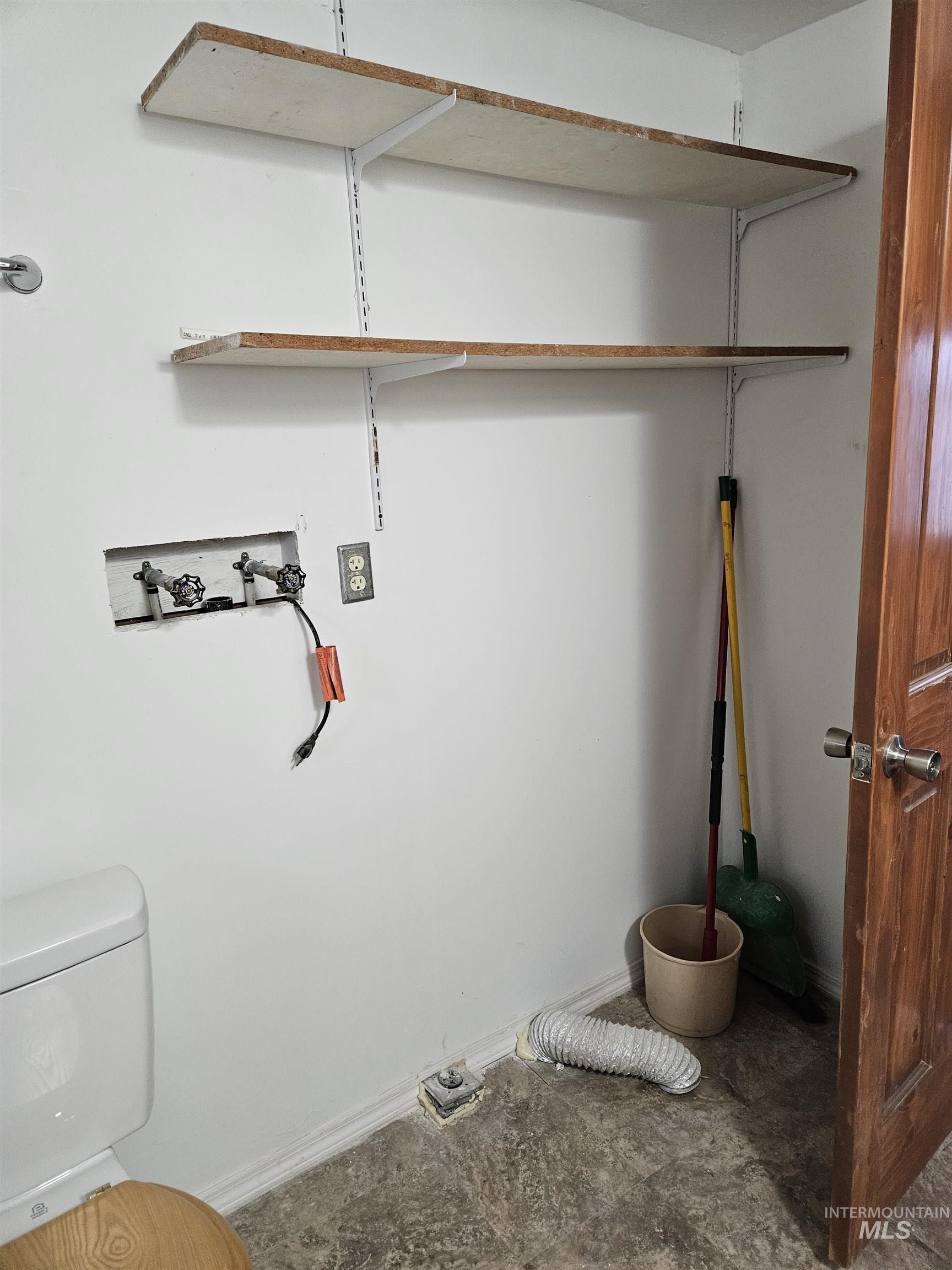 715 Center St #12, Kimberly, Idaho 83341, 3 Bedrooms, 1.5 Bathrooms, Residential For Sale, Price $65,000,MLS 98971280