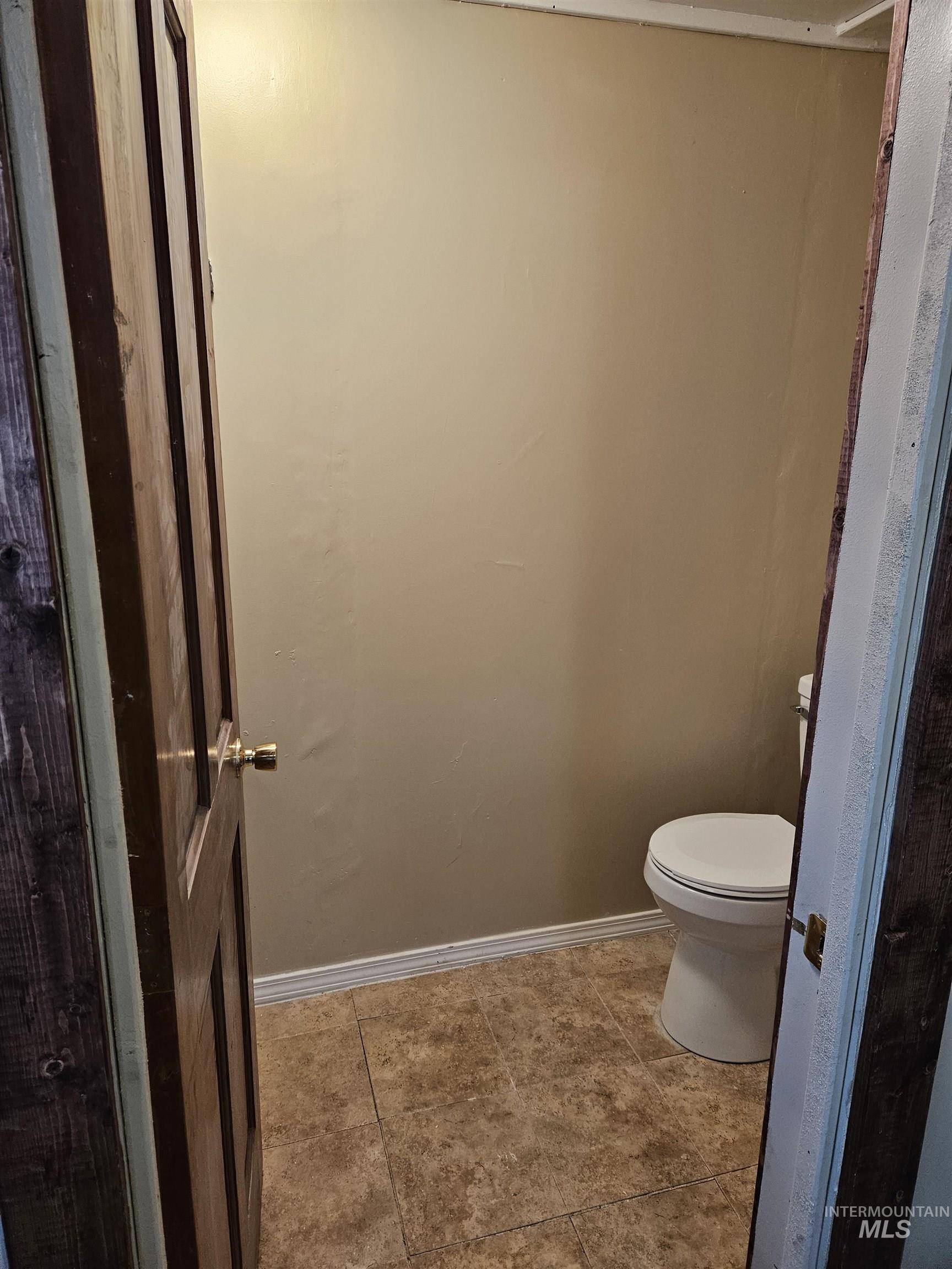 715 Center St #12, Kimberly, Idaho 83341, 3 Bedrooms, 1.5 Bathrooms, Residential For Sale, Price $65,000,MLS 98971280