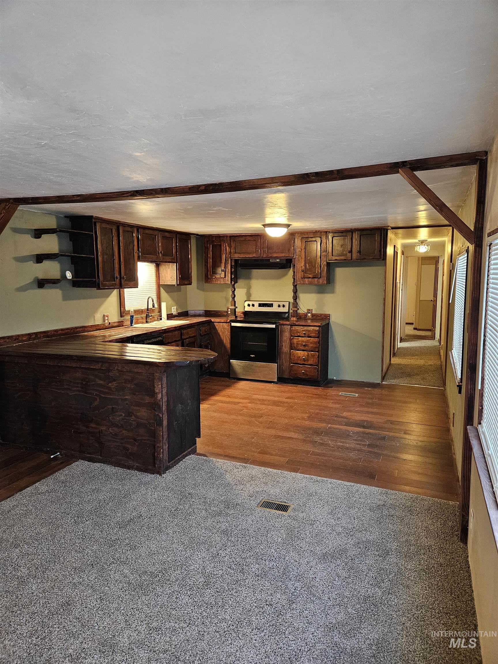 715 Center St #12, Kimberly, Idaho 83341, 3 Bedrooms, 1.5 Bathrooms, Residential For Sale, Price $65,000,MLS 98971280