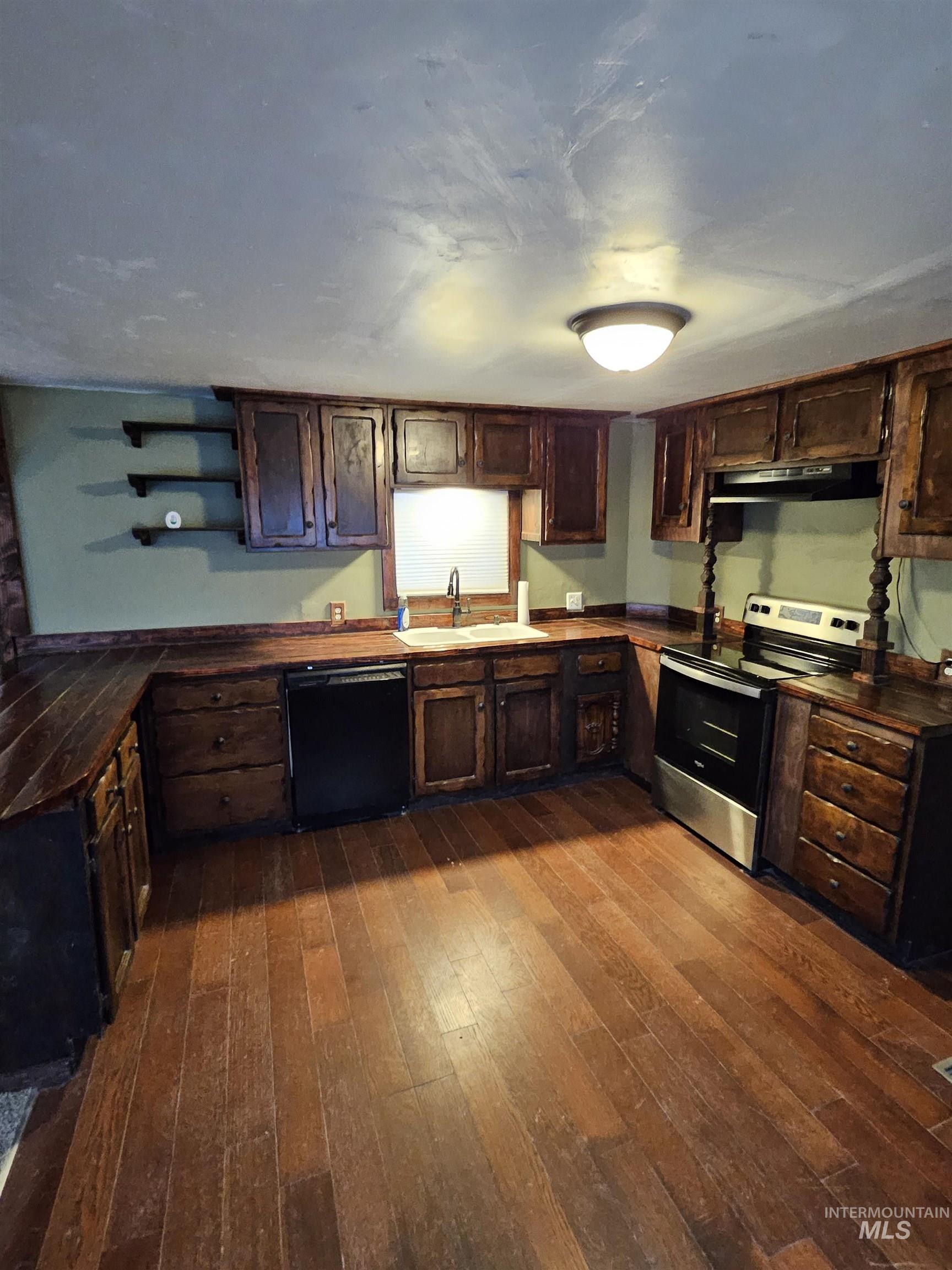 715 Center St #12, Kimberly, Idaho 83341, 3 Bedrooms, 1.5 Bathrooms, Residential For Sale, Price $65,000,MLS 98971280