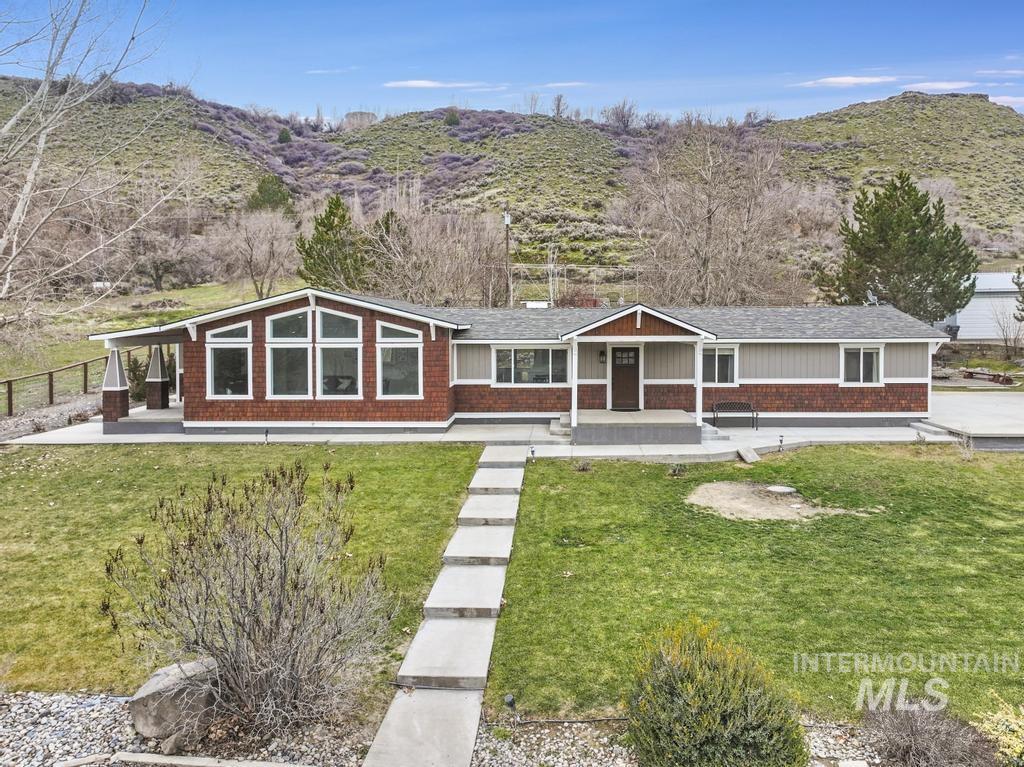 1785 River Rd, Buhl, Idaho 83316, 4 Bedrooms, 3 Bathrooms, Residential For Sale, Price $899,900, 98971284