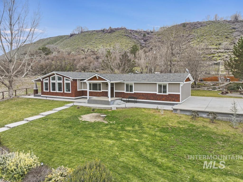 1785 River Rd, Buhl, Idaho 83316, 4 Bedrooms, 3 Bathrooms, Residential For Sale, Price $899,900, 98971284