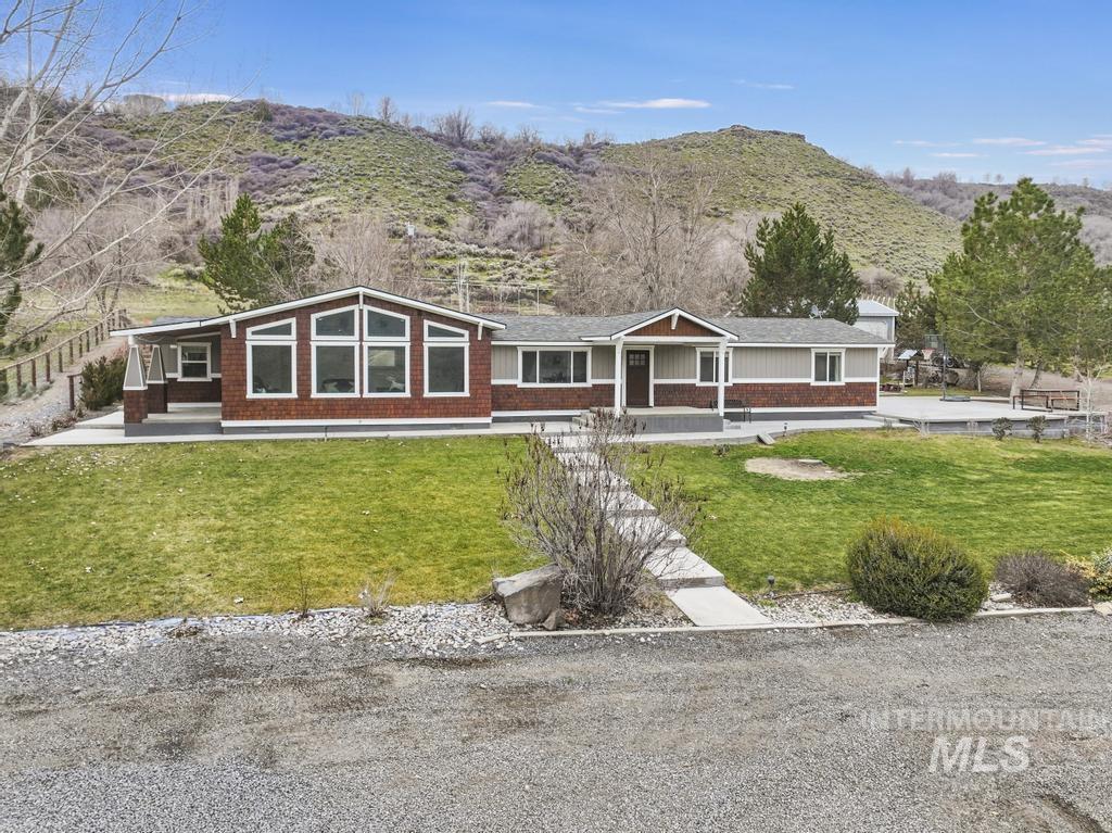 1785 River Rd, Buhl, Idaho 83316, 4 Bedrooms, 3 Bathrooms, Residential For Sale, Price $899,900, 98971284