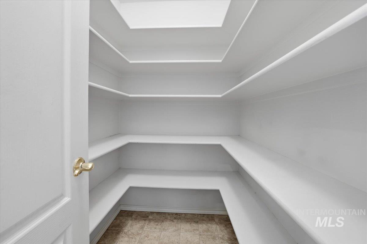 4242 W Niemann Dr, Meridian, Idaho 83646, 4 Bedrooms, 2 Bathrooms, Residential For Sale, Price $495,000,MLS 98971287