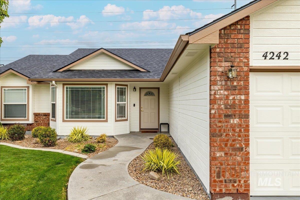 4242 W Niemann Dr, Meridian, Idaho 83646, 4 Bedrooms, 2 Bathrooms, Residential For Sale, Price $495,000,MLS 98971287