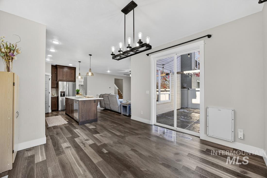 2120 N Woodcreek St, Boise, Idaho 83704, 3 Bedrooms, 2.5 Bathrooms, Residential For Sale, Price $514,900,MLS 98971293