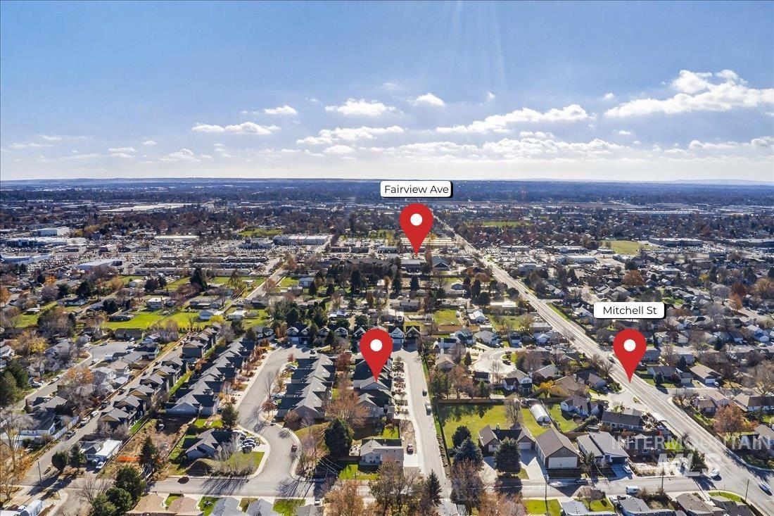 2120 N Woodcreek St, Boise, Idaho 83704, 3 Bedrooms, 2.5 Bathrooms, Residential For Sale, Price $514,900,MLS 98971293