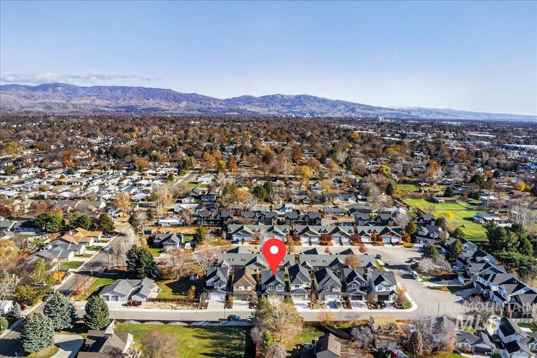 2120 N Woodcreek St, Boise, Idaho 83704, 3 Bedrooms, 2.5 Bathrooms, Residential For Sale, Price $514,900,MLS 98971293