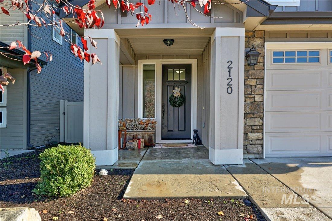 2120 N Woodcreek St, Boise, Idaho 83704, 3 Bedrooms, 2.5 Bathrooms, Residential For Sale, Price $514,900,MLS 98971293