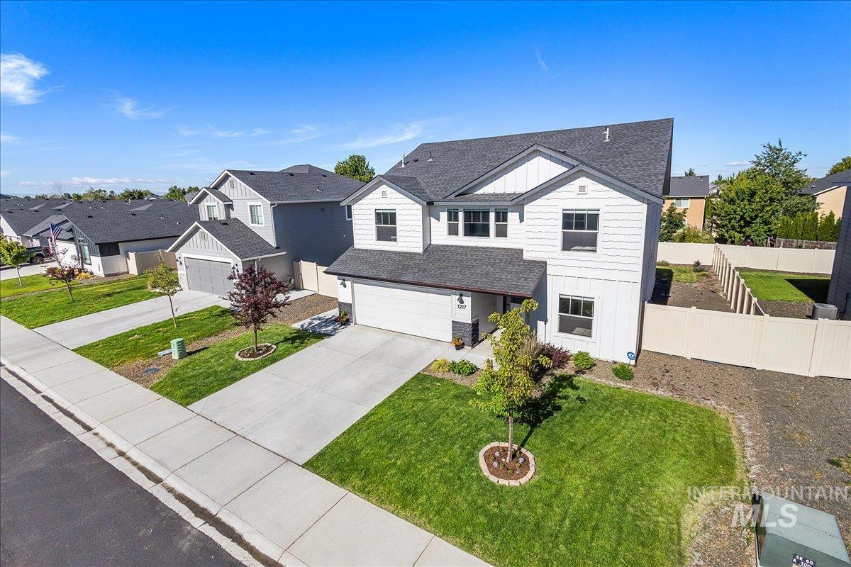 1217 N Bowknot Lake Ave, Star, Idaho 83669, 4 Bedrooms, 2.5 Bathrooms, Residential For Sale, Price $529,900, 98971294