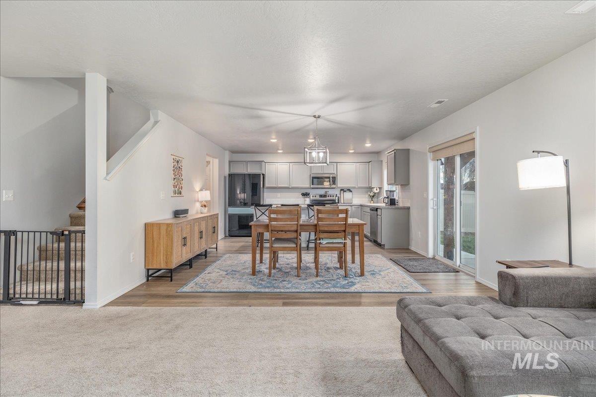 1217 N Bowknot Lake Ave, Star, Idaho 83669, 4 Bedrooms, 2.5 Bathrooms, Residential For Sale, Price $529,900, 98971294