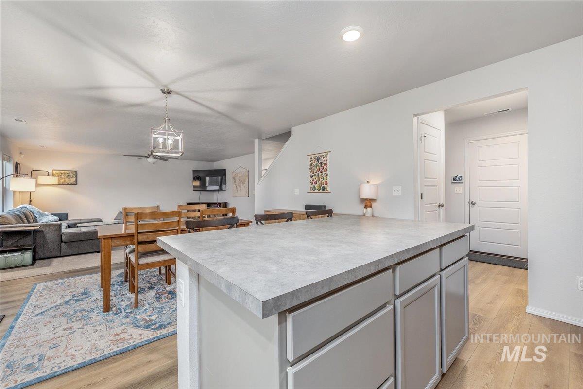 1217 N Bowknot Lake Ave, Star, Idaho 83669, 4 Bedrooms, 2.5 Bathrooms, Residential For Sale, Price $529,900, 98971294