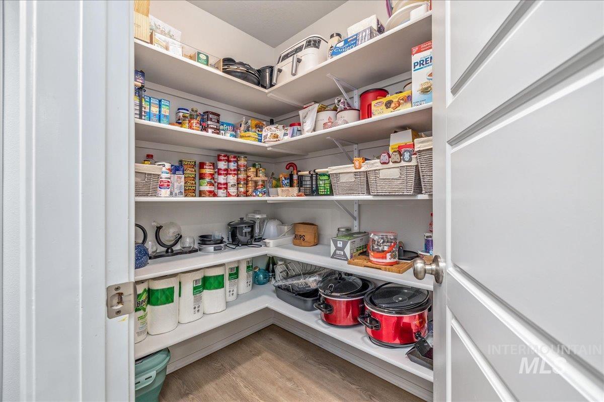 1217 N Bowknot Lake Ave, Star, Idaho 83669, 4 Bedrooms, 2.5 Bathrooms, Residential For Sale, Price $575,000,MLS 98971294