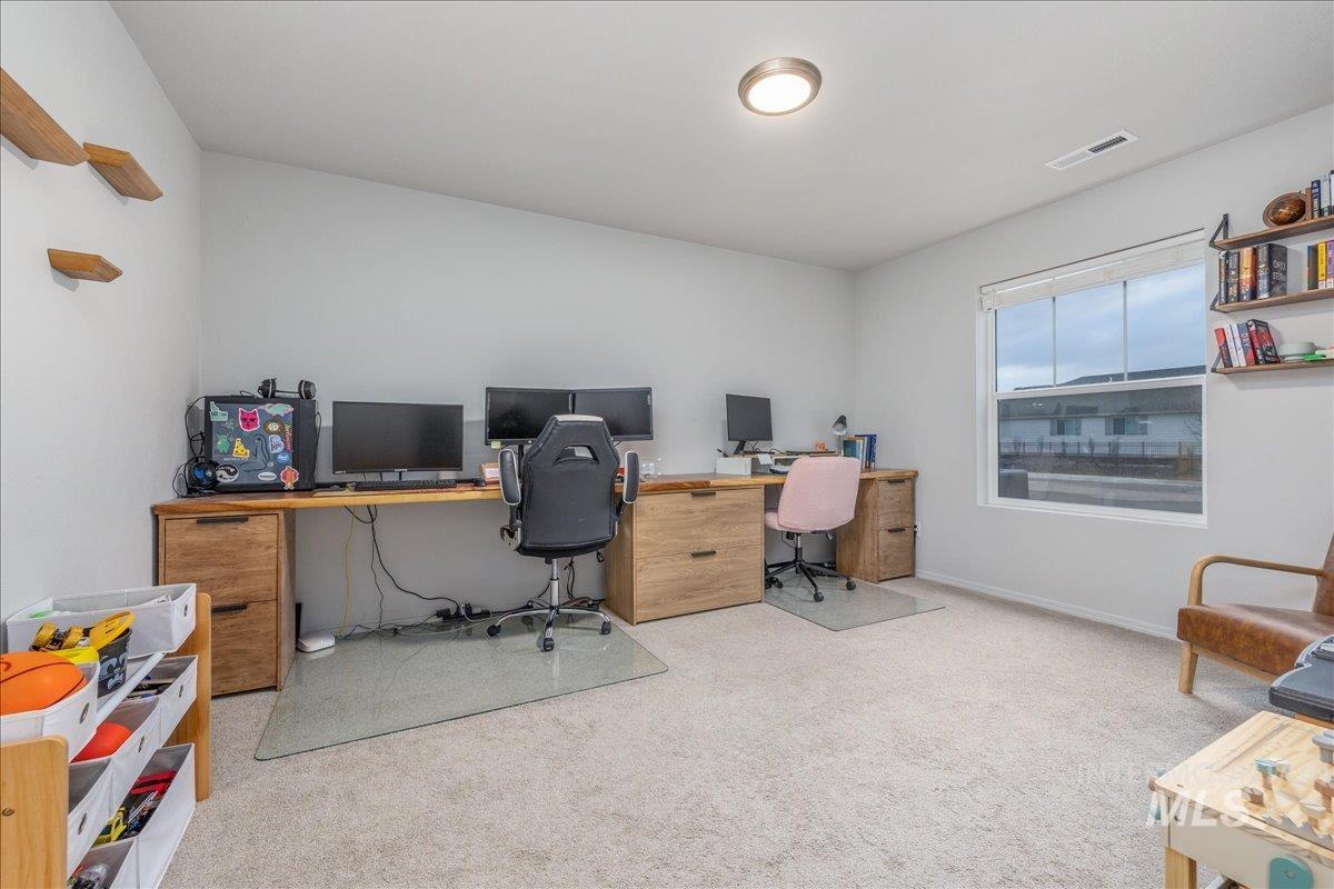 1217 N Bowknot Lake Ave, Star, Idaho 83669, 4 Bedrooms, 2.5 Bathrooms, Residential For Sale, Price $575,000,MLS 98971294