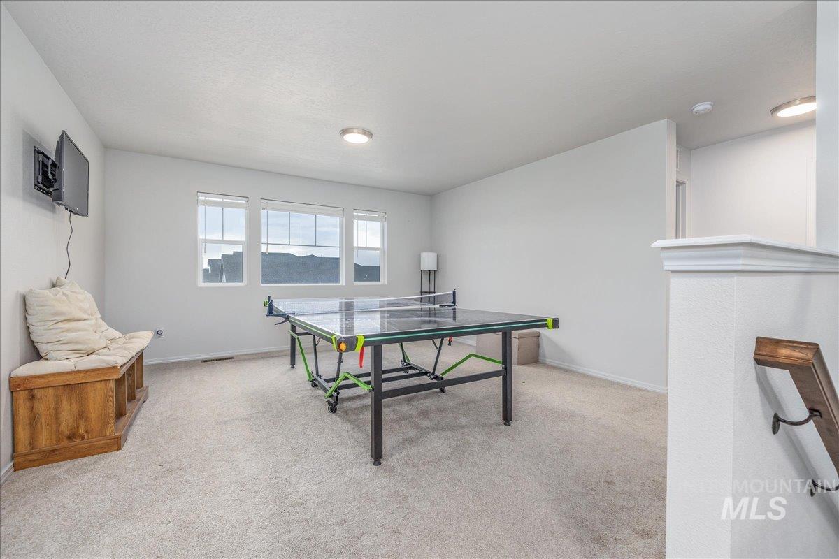 1217 N Bowknot Lake Ave, Star, Idaho 83669, 4 Bedrooms, 2.5 Bathrooms, Residential For Sale, Price $529,900, 98971294