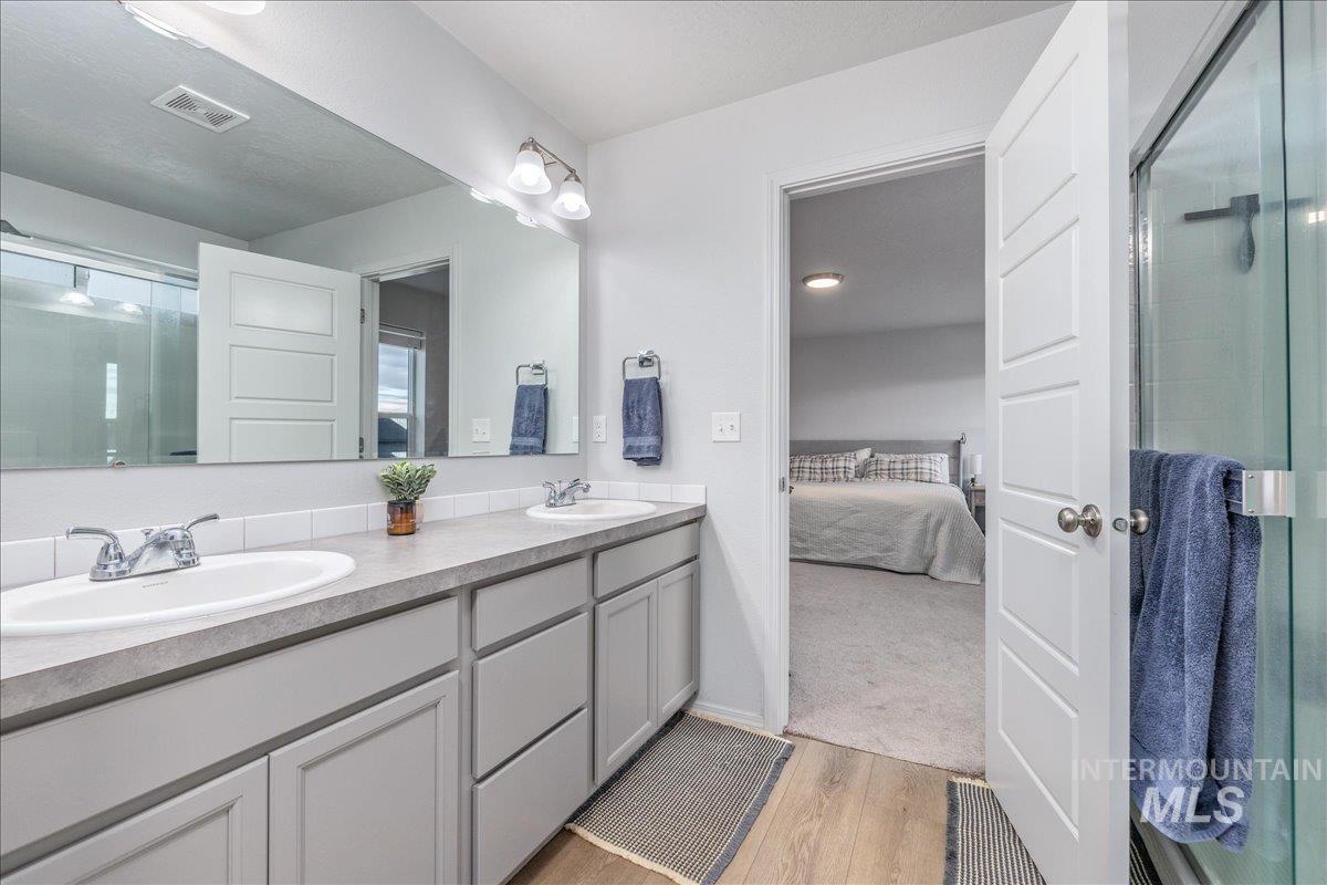 1217 N Bowknot Lake Ave, Star, Idaho 83669, 4 Bedrooms, 2.5 Bathrooms, Residential For Sale, Price $529,900, 98971294