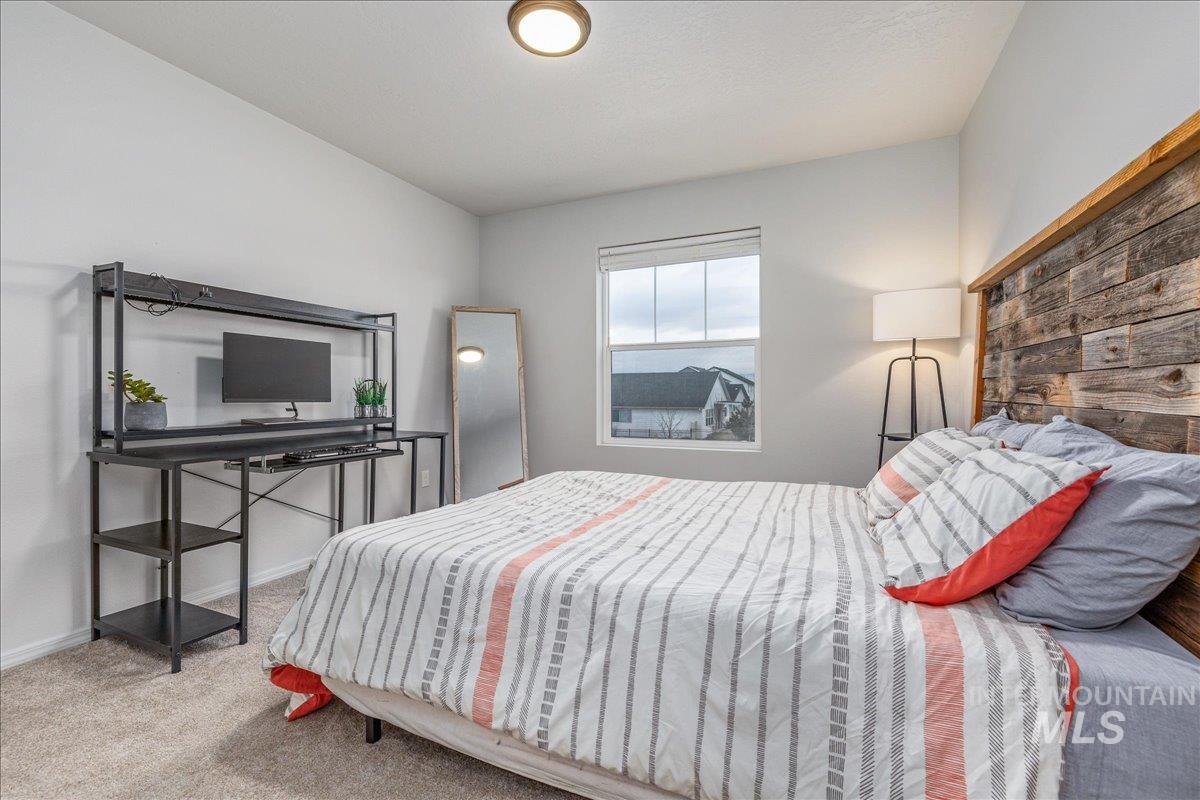 1217 N Bowknot Lake Ave, Star, Idaho 83669, 4 Bedrooms, 2.5 Bathrooms, Residential For Sale, Price $575,000,MLS 98971294