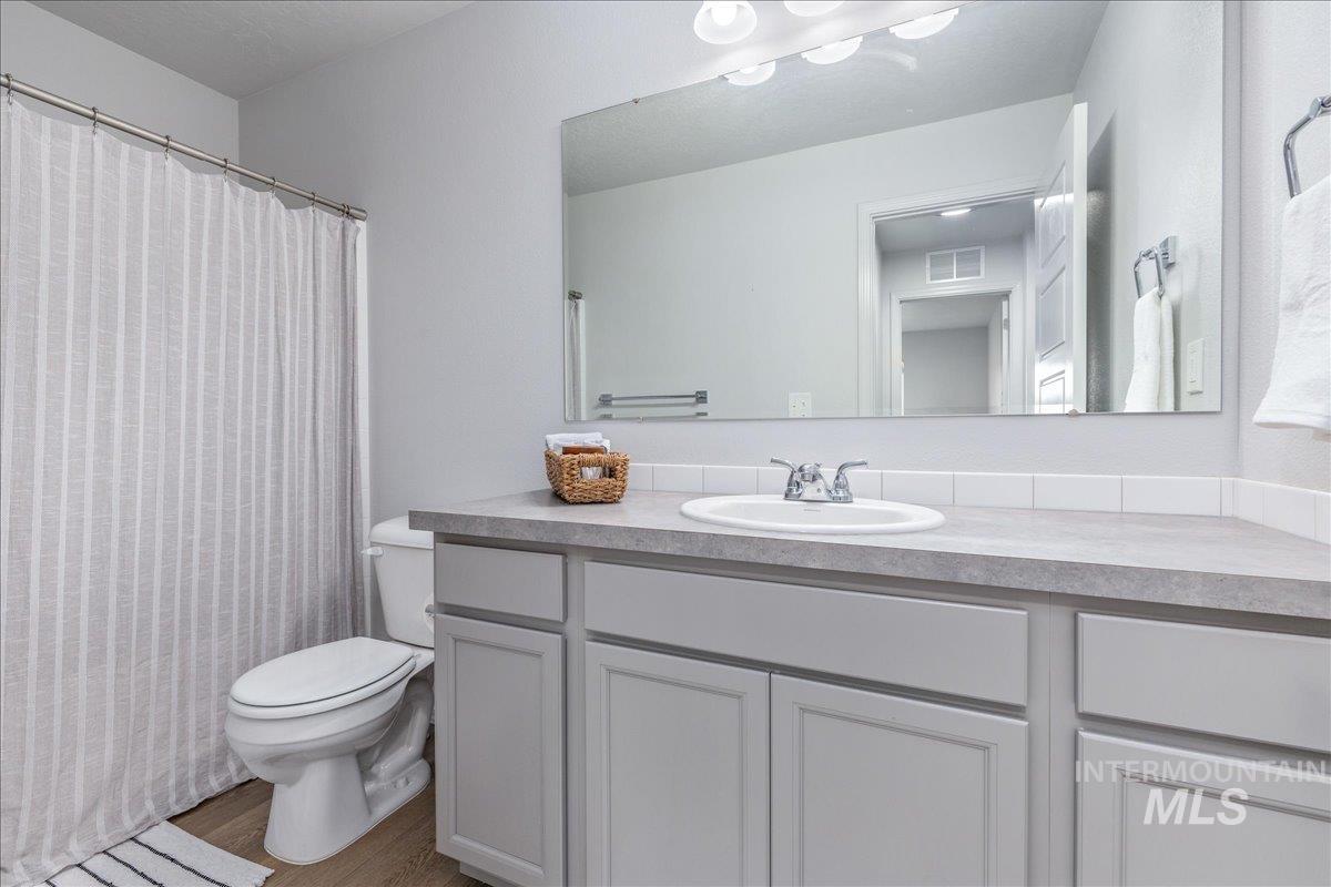 1217 N Bowknot Lake Ave, Star, Idaho 83669, 4 Bedrooms, 2.5 Bathrooms, Residential For Sale, Price $529,900, 98971294