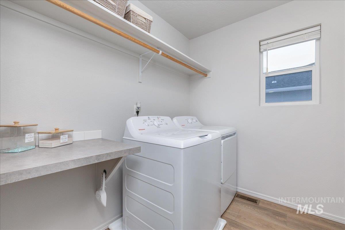 1217 N Bowknot Lake Ave, Star, Idaho 83669, 4 Bedrooms, 2.5 Bathrooms, Residential For Sale, Price $575,000,MLS 98971294