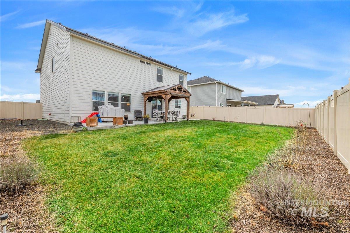 1217 N Bowknot Lake Ave, Star, Idaho 83669, 4 Bedrooms, 2.5 Bathrooms, Residential For Sale, Price $575,000,MLS 98971294