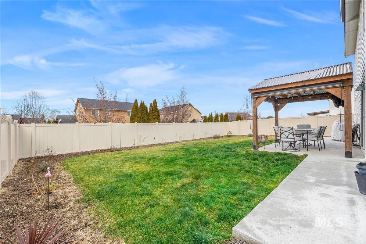 1217 N Bowknot Lake Ave, Star, Idaho 83669, 4 Bedrooms, 2.5 Bathrooms, Residential For Sale, Price $575,000,MLS 98971294