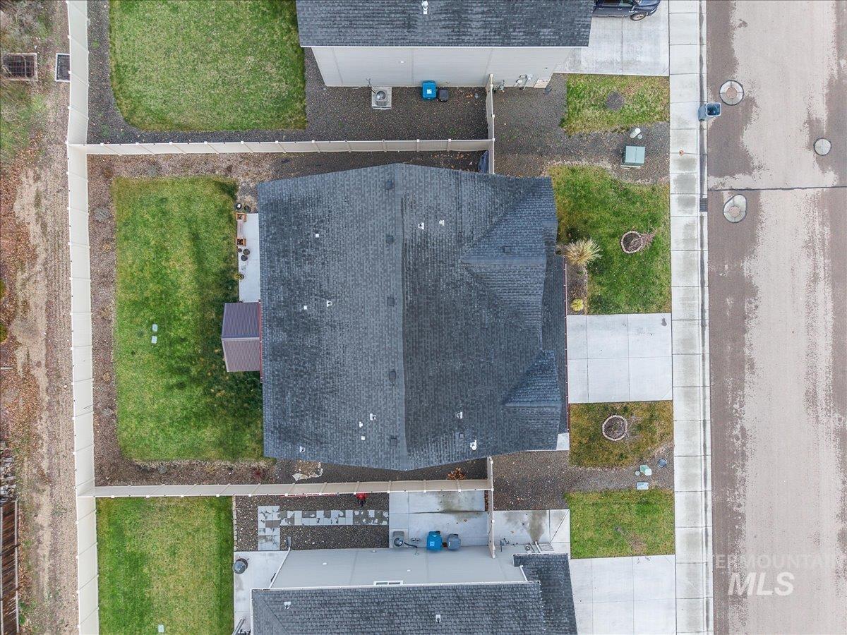 1217 N Bowknot Lake Ave, Star, Idaho 83669, 4 Bedrooms, 2.5 Bathrooms, Residential For Sale, Price $575,000,MLS 98971294