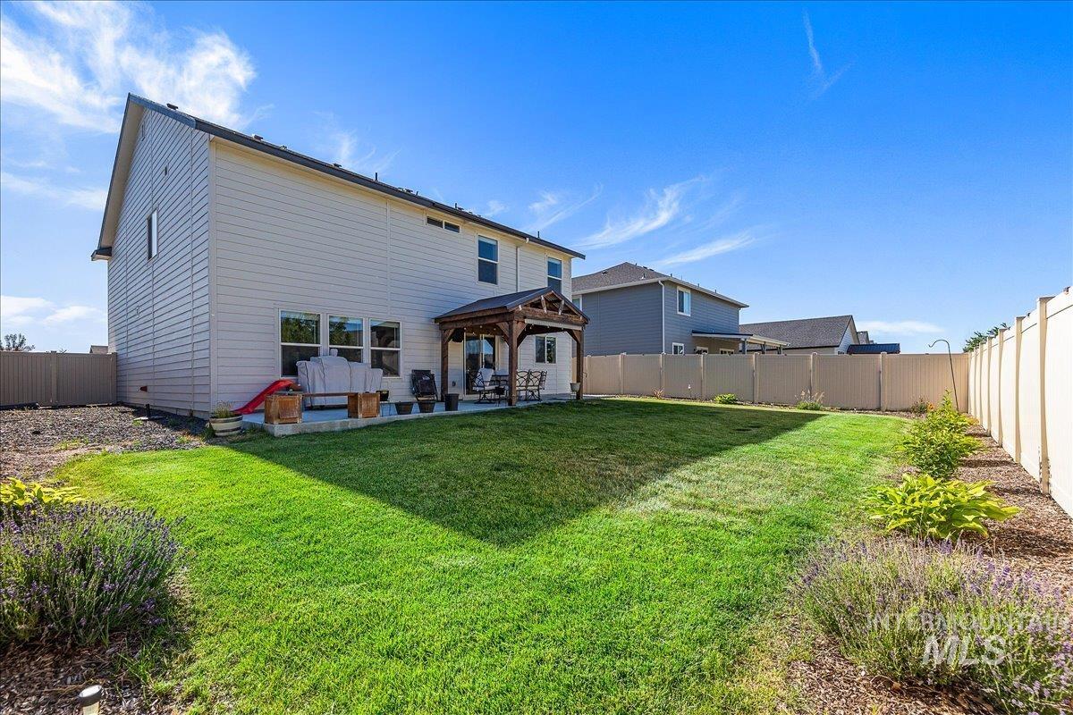 1217 N Bowknot Lake Ave, Star, Idaho 83669, 4 Bedrooms, 2.5 Bathrooms, Residential For Sale, Price $529,900, 98971294