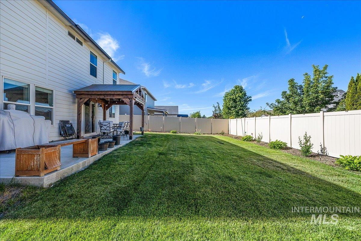 1217 N Bowknot Lake Ave, Star, Idaho 83669, 4 Bedrooms, 2.5 Bathrooms, Residential For Sale, Price $529,900, 98971294