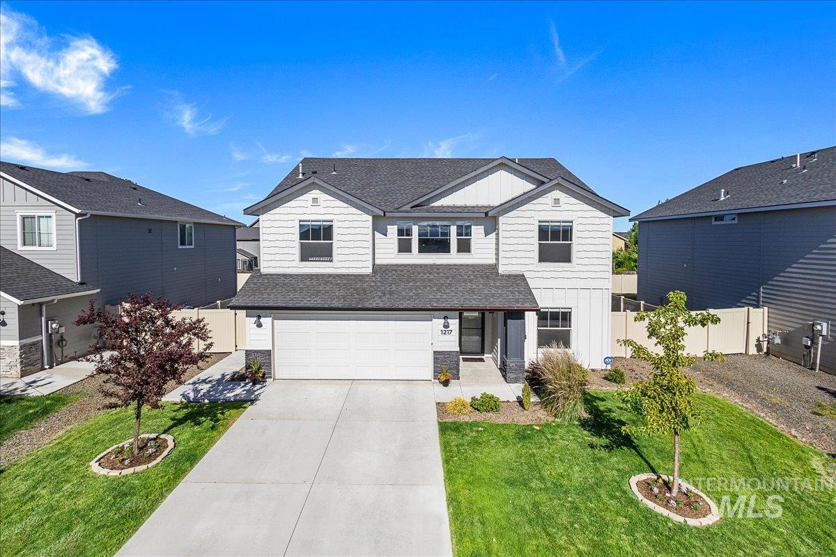 1217 N Bowknot Lake Ave, Star, Idaho 83669, 4 Bedrooms, 2.5 Bathrooms, Residential For Sale, Price $529,900, 98971294
