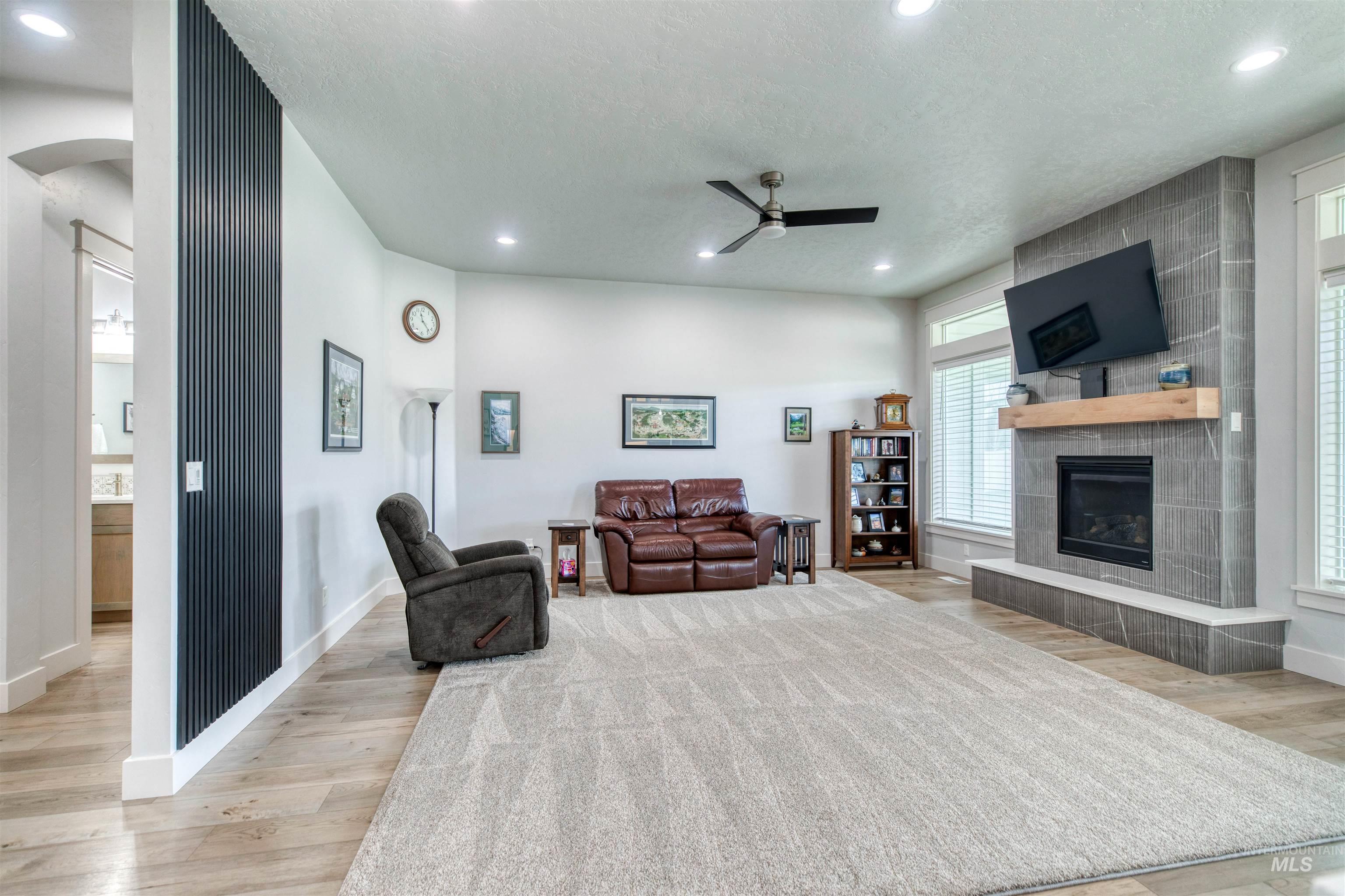 795 E Rio Chico Drive, Kuna, Idaho 83634, 4 Bedrooms, 2.5 Bathrooms, Residential For Sale, Price $649,900,MLS 98971295