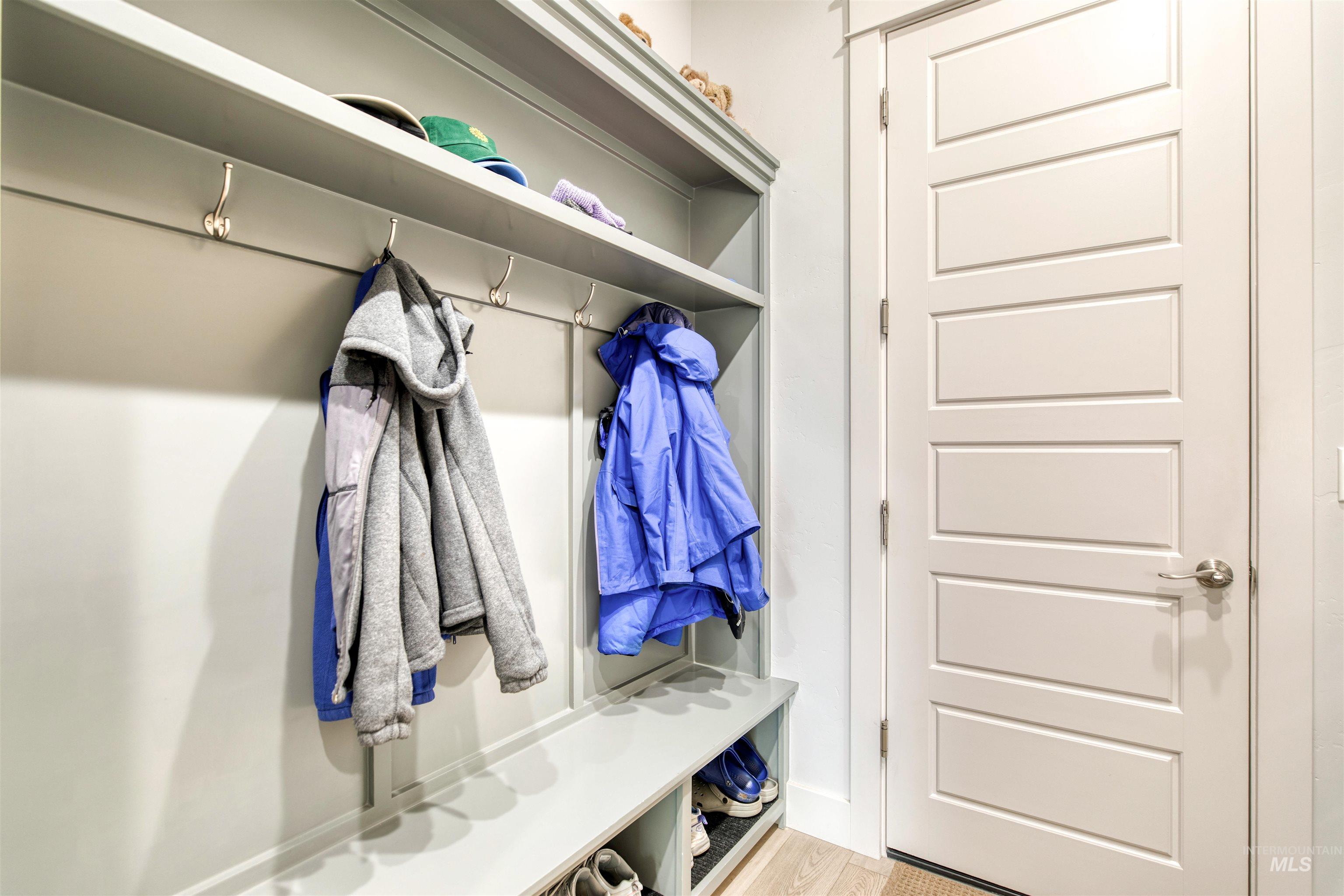 795 E Rio Chico Drive, Kuna, Idaho 83634, 4 Bedrooms, 2.5 Bathrooms, Residential For Sale, Price $649,900,MLS 98971295