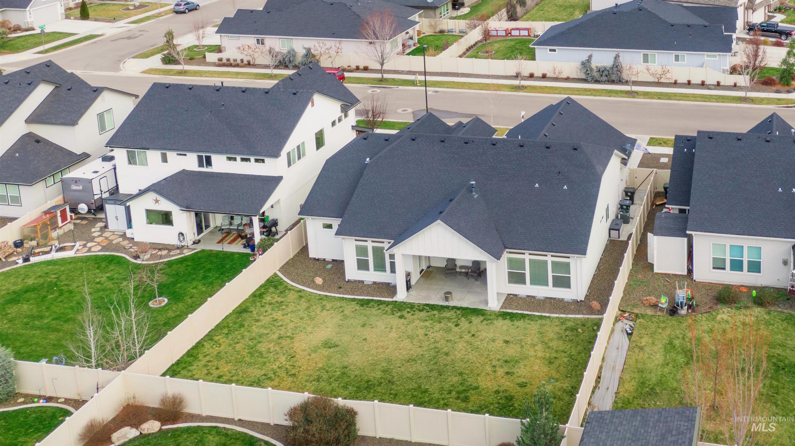 795 E Rio Chico Drive, Kuna, Idaho 83634, 4 Bedrooms, 2.5 Bathrooms, Residential For Sale, Price $649,900,MLS 98971295