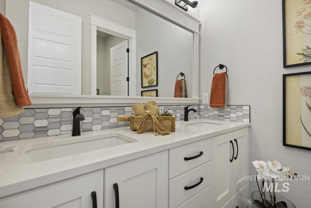 6282 W Evita St., Eagle, Idaho 83616, 4 Bedrooms, 3.5 Bathrooms, Residential For Sale, Price $1,239,500,MLS 98971297