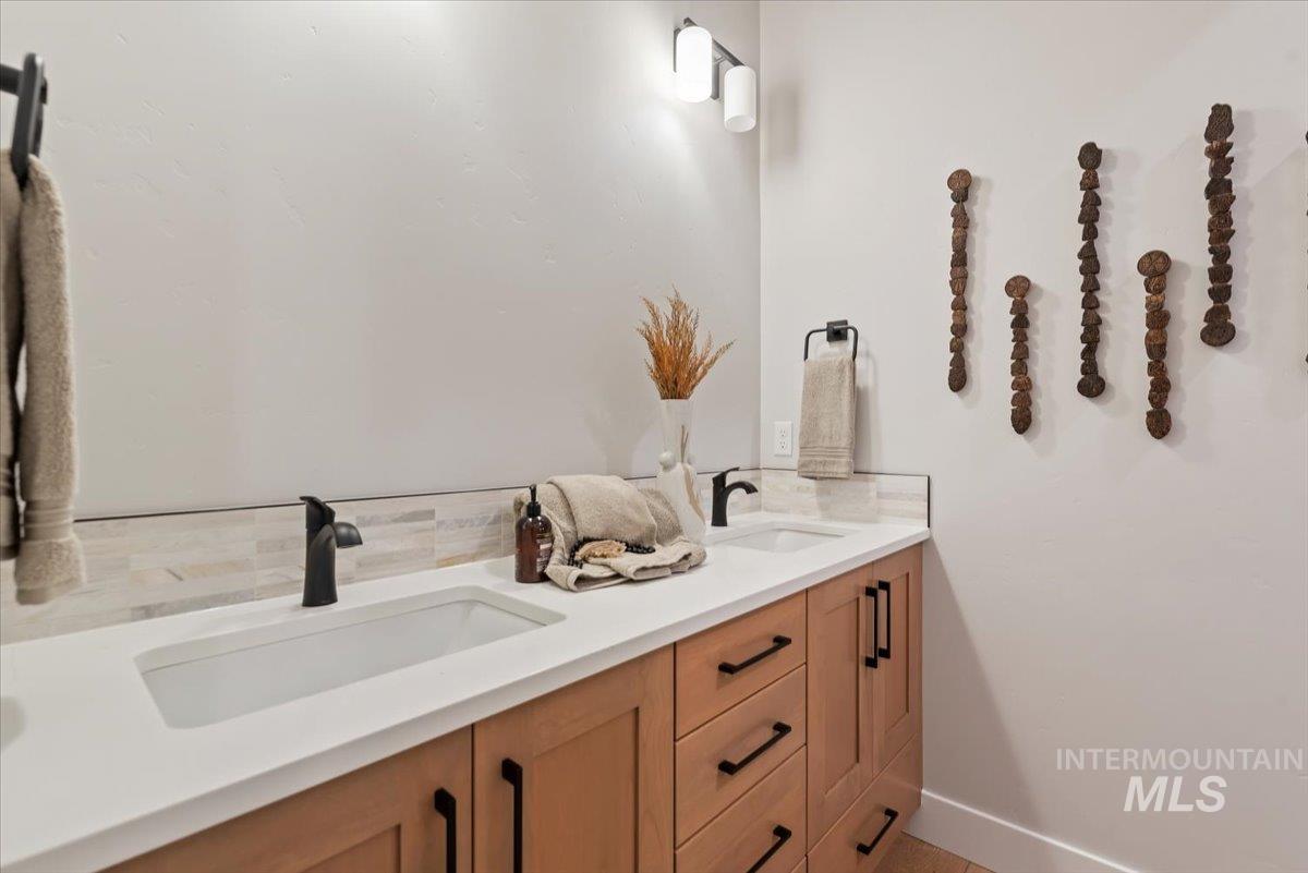 6282 W Evita St., Eagle, Idaho 83616, 4 Bedrooms, 3.5 Bathrooms, Residential For Sale, Price $1,199,500,MLS 98971297