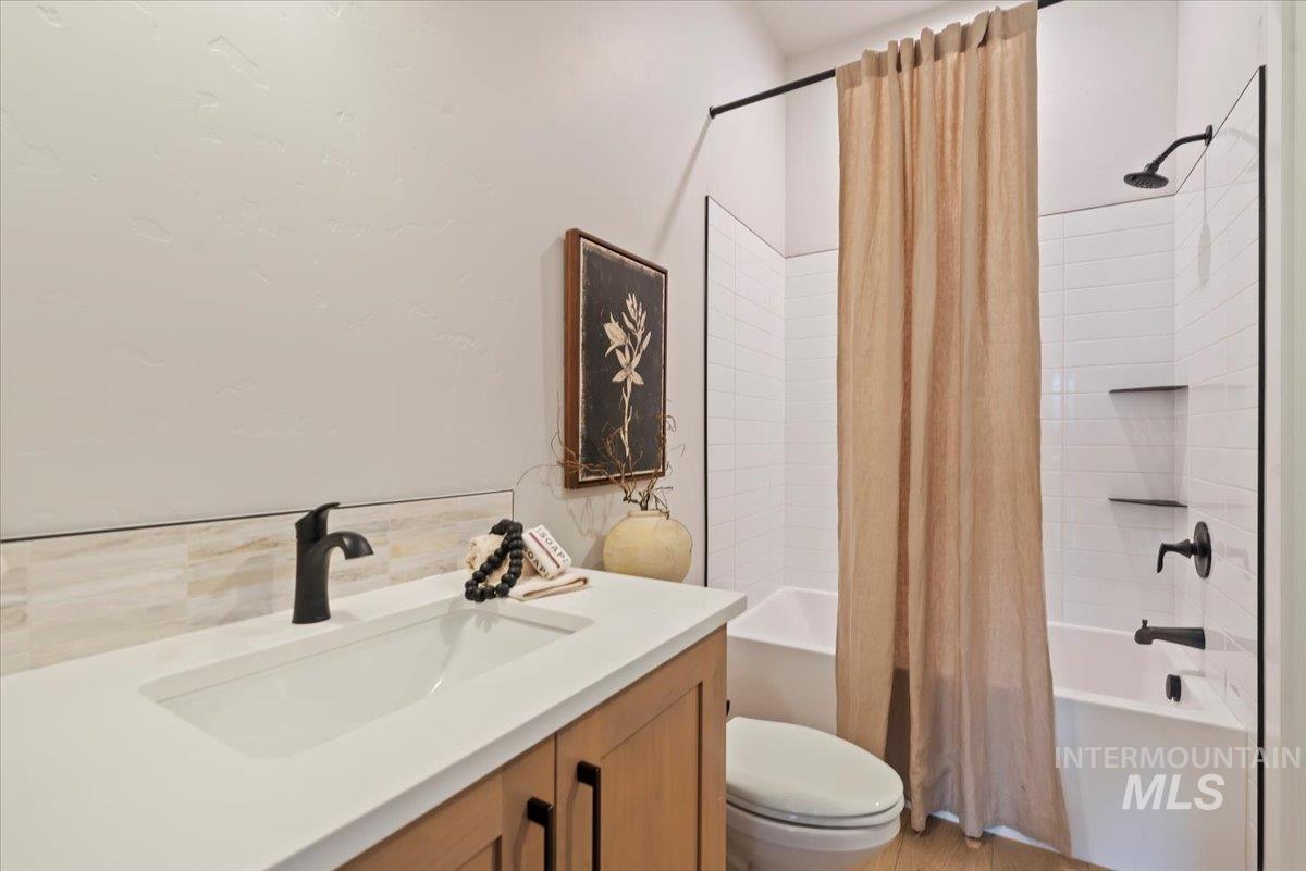 6282 W Evita St., Eagle, Idaho 83616, 4 Bedrooms, 3.5 Bathrooms, Residential For Sale, Price $1,199,500,MLS 98971297