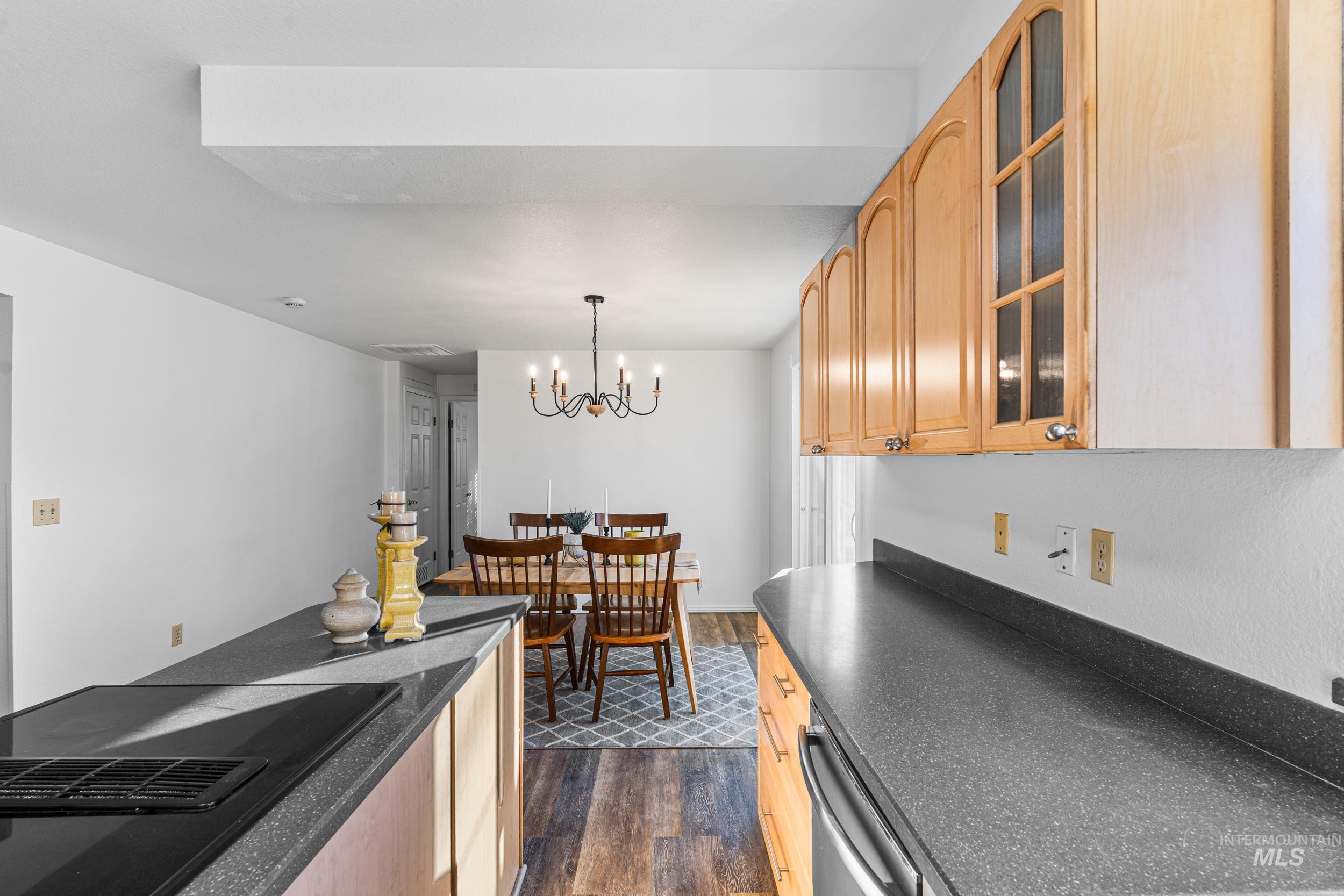 1212 E Ustick Rd, Caldwell, Idaho 83607, 6 Bedrooms, 3 Bathrooms, Residential For Sale, Price $459,900,MLS 98971299