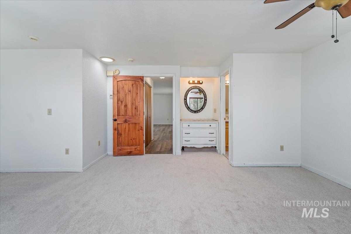 1212 E Ustick Rd, Caldwell, Idaho 83607, 6 Bedrooms, 3 Bathrooms, Residential For Sale, Price $459,900,MLS 98971299