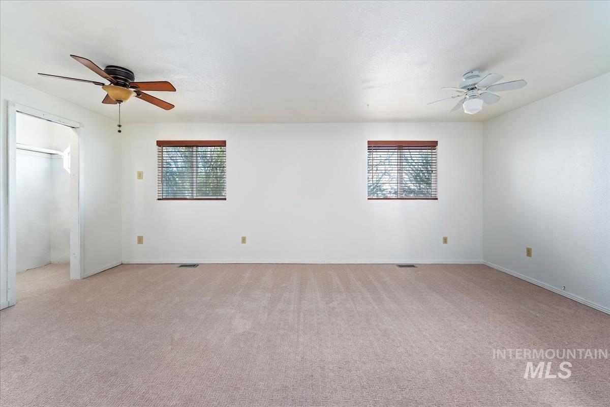 1212 E Ustick Rd, Caldwell, Idaho 83607, 6 Bedrooms, 3 Bathrooms, Residential For Sale, Price $459,900,MLS 98971299