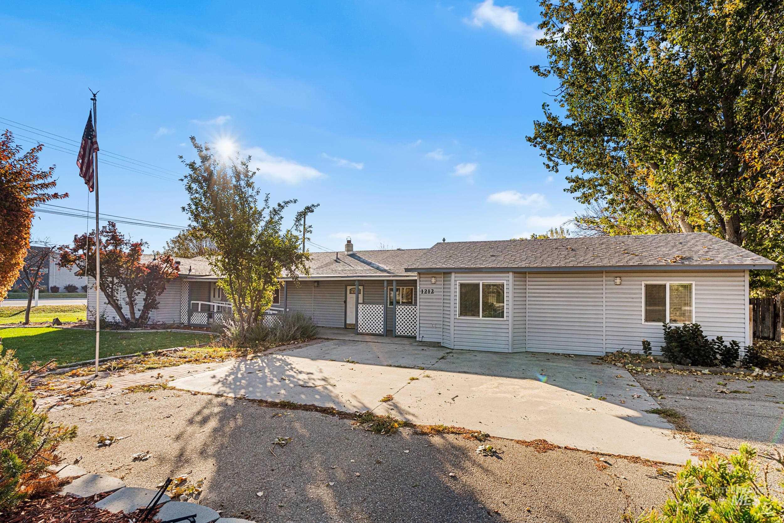 1212 E Ustick Rd, Caldwell, Idaho 83607, 6 Bedrooms, 3 Bathrooms, Residential For Sale, Price $459,900,MLS 98971299