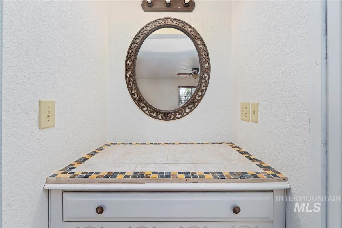 1212 E Ustick Rd, Caldwell, Idaho 83607, 6 Bedrooms, 3 Bathrooms, Residential For Sale, Price $459,900,MLS 98971299